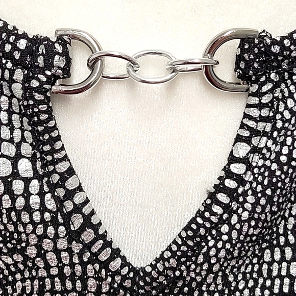 BYdesign Silver and Black Woman's Top Size M 3/4 Sleeves Round Neck with Chain - Picture 3 of 10